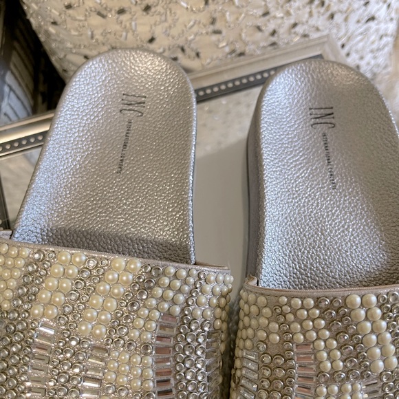 INC Concepts Metallic Slides - Picture 2 of 10